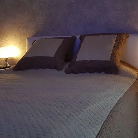 Luxury In Center 2 *
