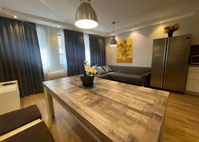 아파트 Luxury In Center 2 *